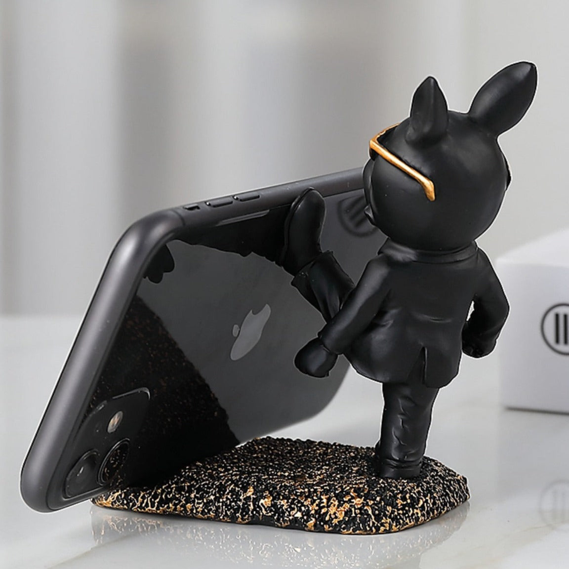 ArtZ® Kung Fu Bulldog Mobile Phone Stand